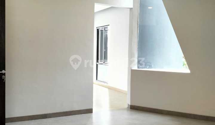 Dijual Rumah Hook Mewah Ada Lift dan Nyaman Siap Huni di Alam Sutera 2