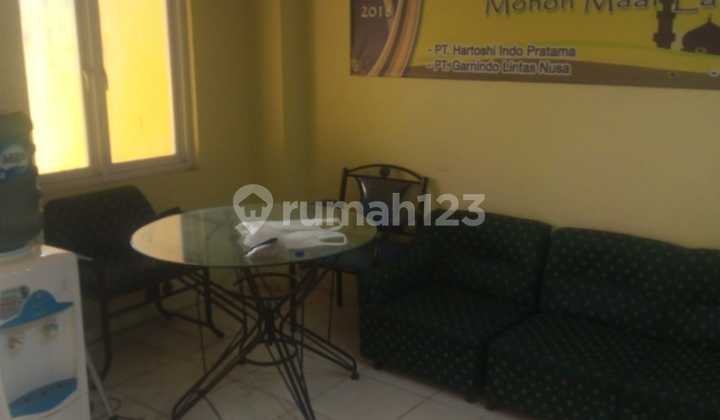 3-Storey Shop House Former Travel Office Suitable for Business, Can Also Be Used for Boarding House. 2