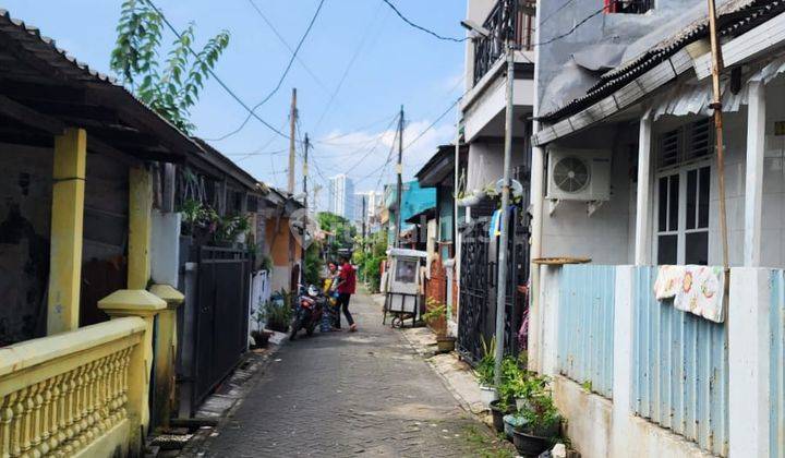 Di  rumah minimalis @ Karawaci berada di lokasi strategis 2