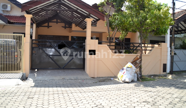 Suitable for Business Ready-to-Use Home with Garden in Pondok Indah Wiyung