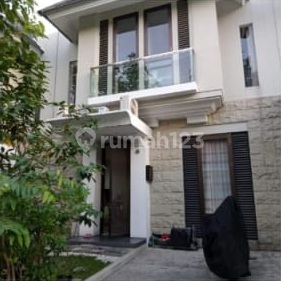 Halaman Luas Rumah Citraland Taman Puspa Raya 2 Lantai