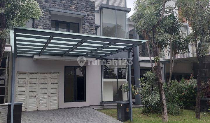 Minimalis Tropical Rumah One Golf Terrace Pakuwon Indah 1