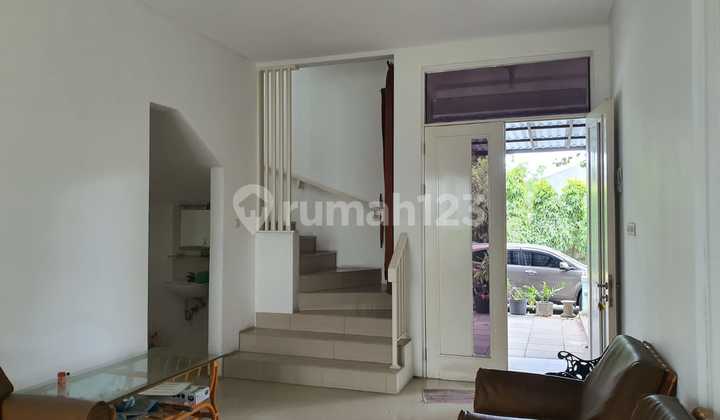 Terawat Siap Huni Furnished Rumah Royal Residence