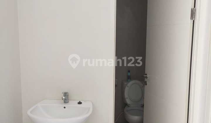 Samping Taman Rumah North West Park Citraland Type Vicenza 2