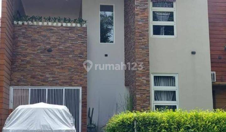 Rumah Villa Valensia Pakuwon Indah 2 Lantai Surabaya Barat 1