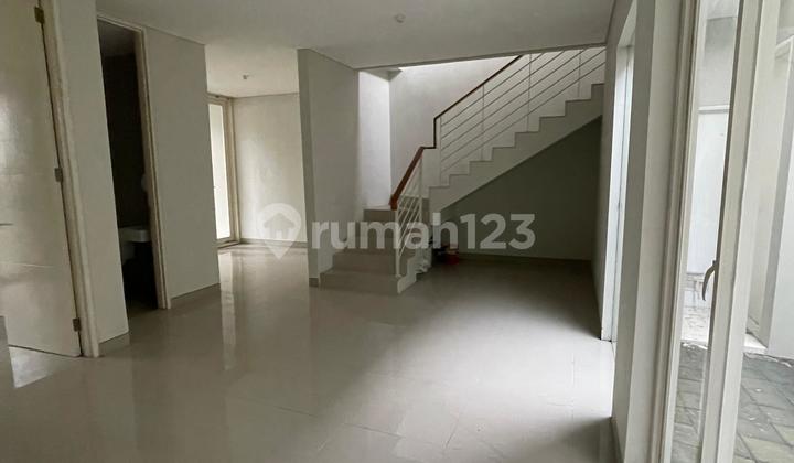 2 Lantai Minimalis Rumah Citraland The Greenlake Surabaya 2