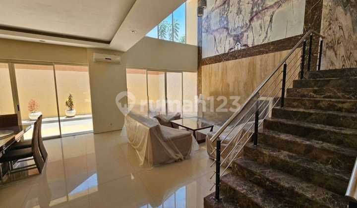 2 Lantai Row Jalan Lebar Rumah Royal Residence 2