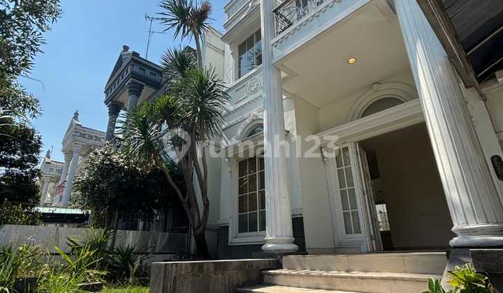 Negotiable Split Level House in Raffles Garden Citraland