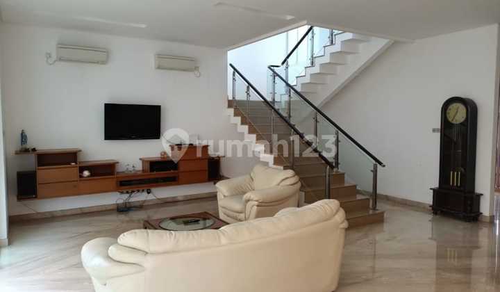 Graha Famili West Surabaya House, Nice Price, Still Negotiable 1