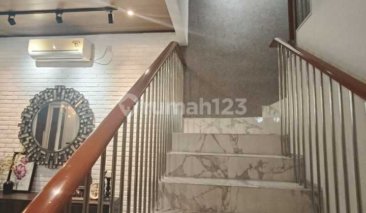 Full Furnish Rumah Lariz Embassy Pakuwon Indah Baru Gress 2