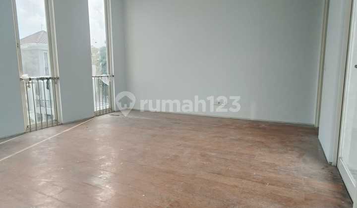 3 Floors Minimalist Lariz Embassy Cluster Favorite House 2