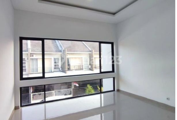 Rumah di Klampis Semolo Adem Hadap Selatan, Minimalis  2