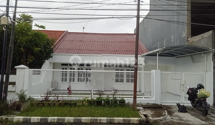 Rumah Darmo Permai Selatan Siap Huni Baru Renov