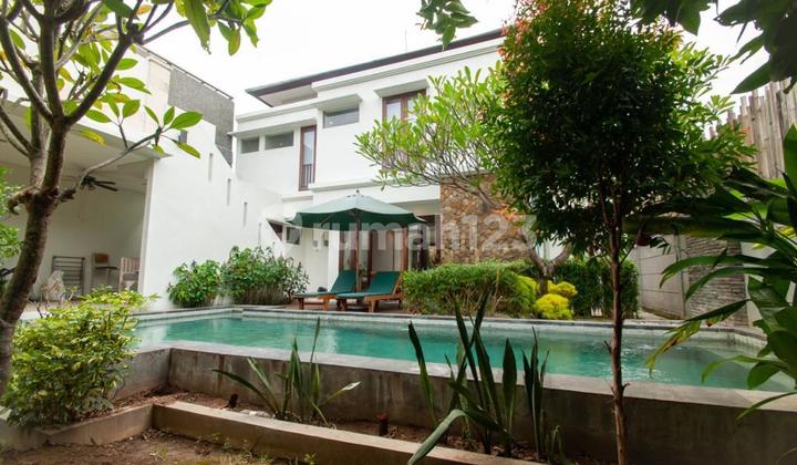Dijual Villa Modern 3 Bed Umalas,Kerobokan Bali YT-3097