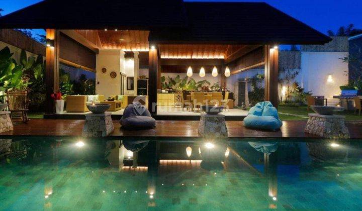 For sale 7 Bed Villa 15.5 M in Ungasan, Bali Br 2000 2