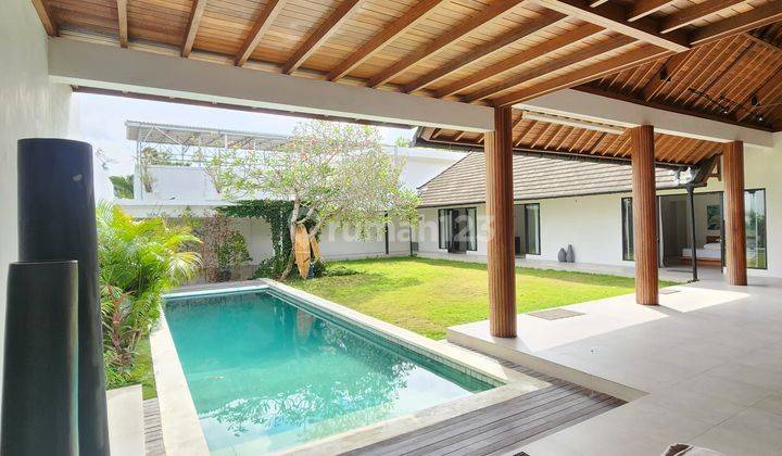 For sale 3 Bed Villa Goa Gong Jimbaran, Bali Jl 2070 2