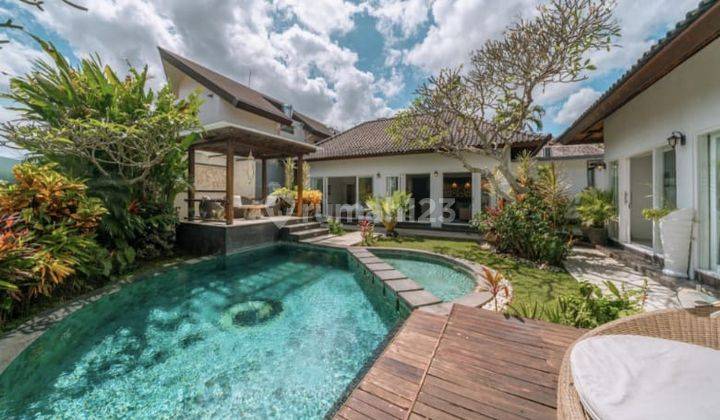 For Sale Villa Modern 3 Bed In Berawa,Tibubeneng Bali SF-3199