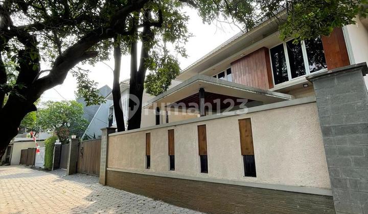 Jual Cepat Rumah Dilengkapi Swimming Pool