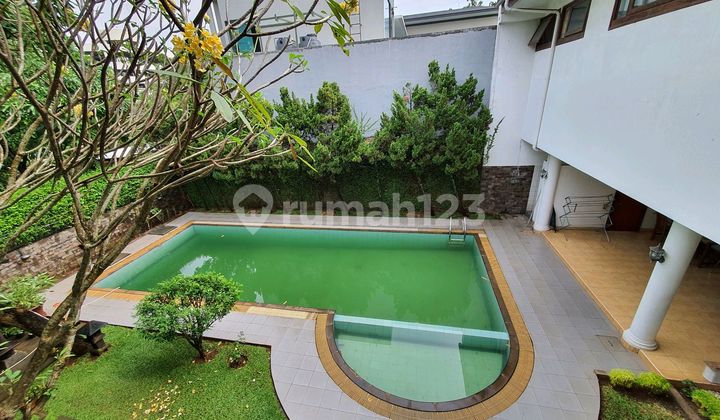 Rumah Desain Kayu di Teras Golf BSD