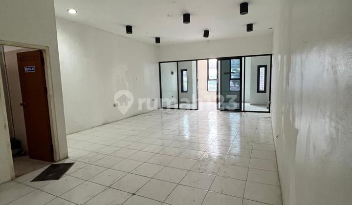 For Rent 2-Story Shop House Ready to Use in Mekarwangi For Rent 2-Story Shop House Ready to Use in Mekarwangi