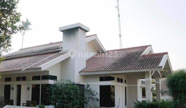 Disewa Rumah Villa Luas Semi Furnished Di Lembang 1