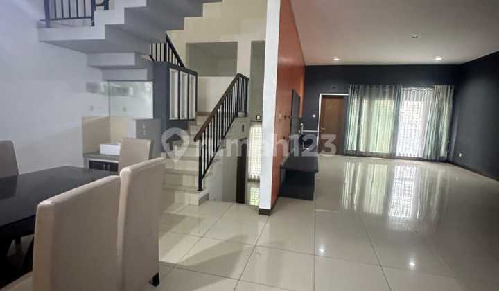 For Rent Furnished Ready-to-Live House in Setra Duta 2