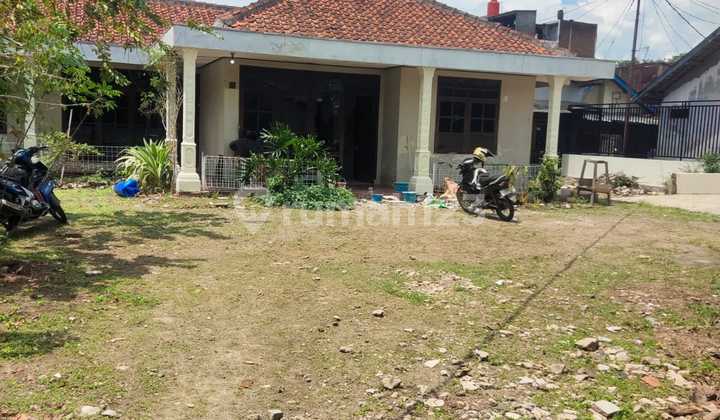 For Rent Spacious House Suitable for Business in Cipamokolan 1