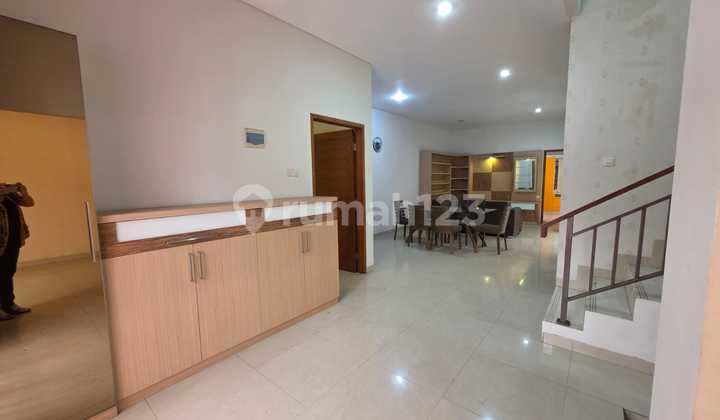 Disewa Rumah Furnish Siap Huni di Setra Duta Disewa Rumah Furnish Siap Huni di Setra Duta