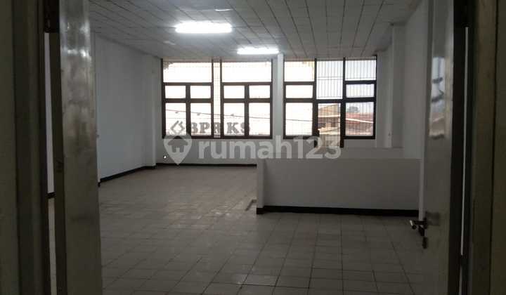 Disewa Ruko Luas Lokasi Strategis di Kiaracondong