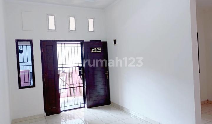 Disewa Rumah Siap Huni Terawat di Taman Kopo 1