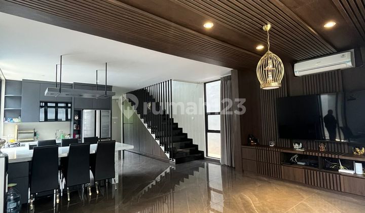 Dijual Rumah Lux Furnished dengan Pool di Setiabudi Regency Dijual Rumah Lux Furnished dengan Pool di Setiabudi Regency