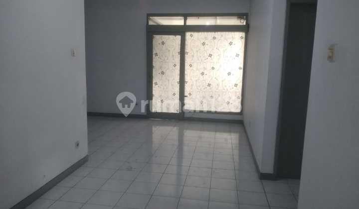 Disewa Rumah Luas di Pasir Salam Sayap Bkr 2