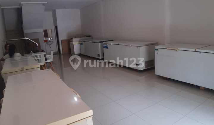 For Rent, Good Ready-to-Use Shop House in Mekarwangi 2