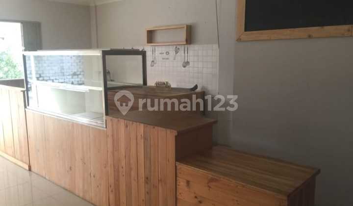 For Sale: Ready-to-Use Shop House Suitable for Warehouse in Holis Regency 2