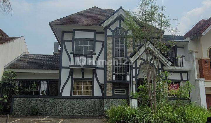 Rumah Dekat Dengan Pintu Tol Berhalaman Luas di Klaster Taman Yunani Sentul City Bogor  1