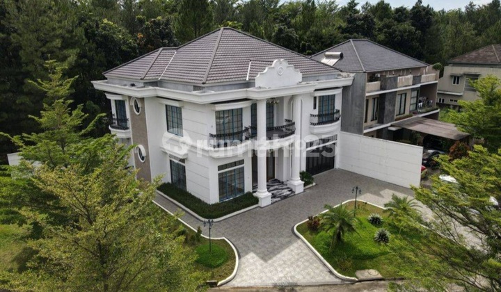 Rumah Mewah Posisi Hook Halaman Belakang Ada Hutan Pinus Klaster River View Sentul City Bogor  2