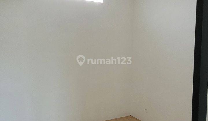 Rumah Hook 2 Lantai View Gunung Pancar Baru Selesai Bangun Taman Tampak Siring Sentul City Bogor  49