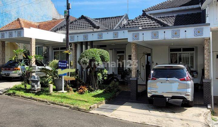 Rumah Bagus Semi Furnished SHM Taman Tampak Siring Sentul City Bogor
