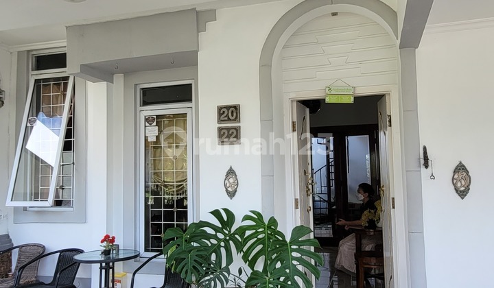 Rumah Bagus Semi Furnished SHM Taman Tampak Siring Sentul City Bogor