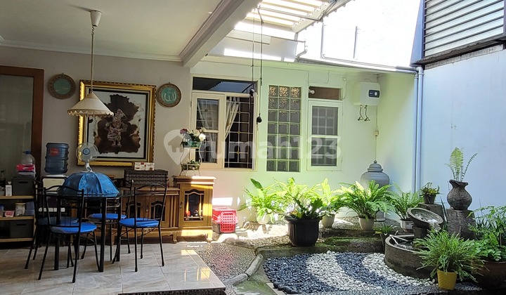 Rumah Bagus Semi Furnished SHM Taman Tampak Siring Sentul City Bogor