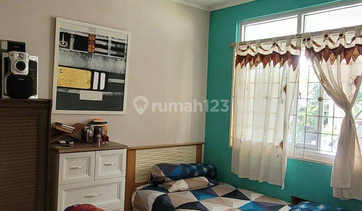 Rumah Bagus Semi Furnished SHM Taman Tampak Siring Sentul City Bogor