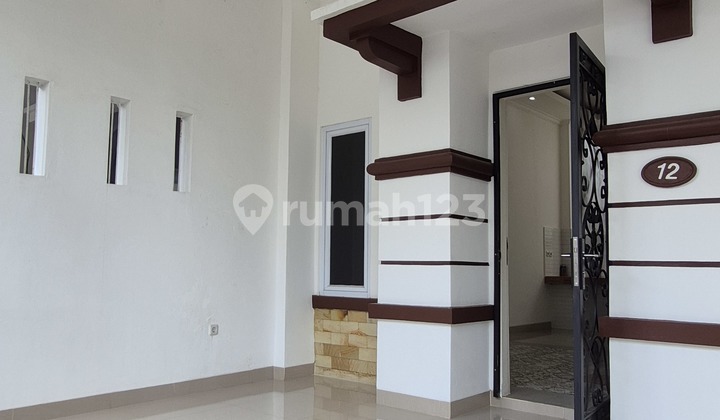 Rumah Dekat Pintu Tol  Siap Huni Baru Dibangun Taman Victoria Sentul City Bogor 2