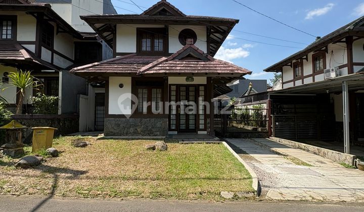 House with Unobstructed View of Mount Pancar in Taman Sakura Cluster, Sentul City, Bogor 1