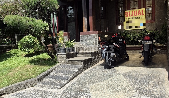 Rumah Bernuasa Kayu Apik Dan Unik Di Klaster Taman Venesia Sentul City Bogor 