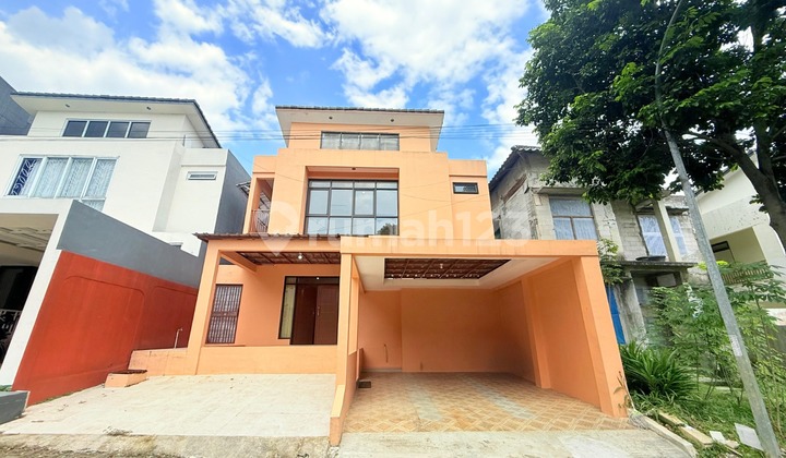 Mountain View House at Santorini Cluster Tourism Area, Sentul City, Bogor 2