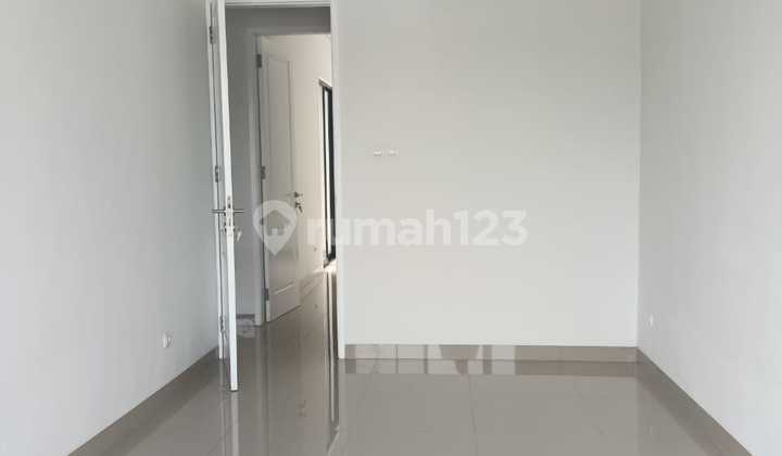 Ready-to-Occupy House with a Newly Built Swimming Pool in Green Golf Hill Cluster, Sentul City, Bogor 2