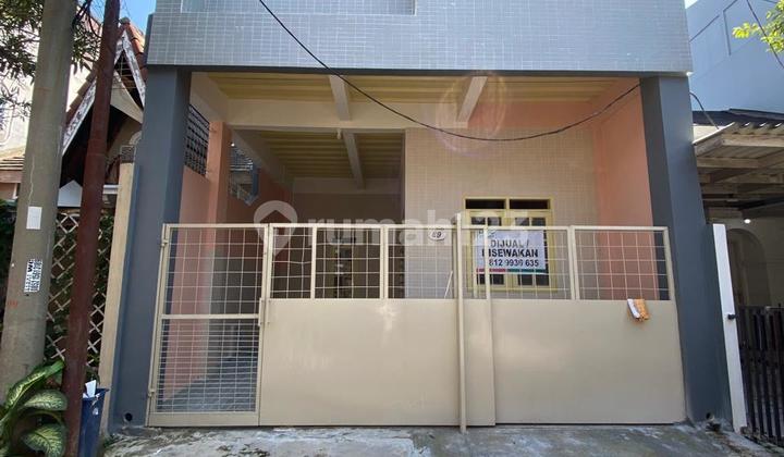 Two-Story House Cluster Near Toll Gate, Mall, Schools, University, etc. in Victoria Cluster, Sentul City, Bogor.