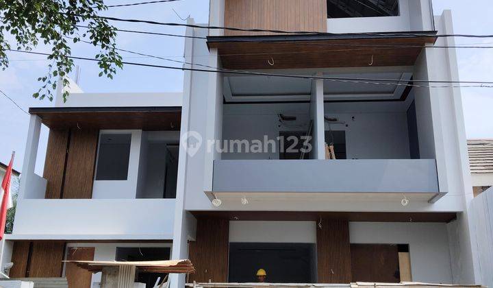 Rumah Hook Di Klaster Terdepan Dan Dekat Pintu Tol Taman Victoria Sentul City Bogor  1