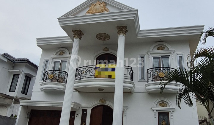 Rumah Classic Ada Kamar Utama di Bawah Dekat Pintu Tol Klaster Empire Park Sentul City Bogor 1