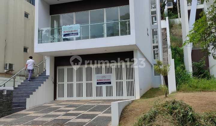 House With Direct View of Mount Salak In a Cluster Close to the Toll Gate of River View Cluster Sentul City Bogor